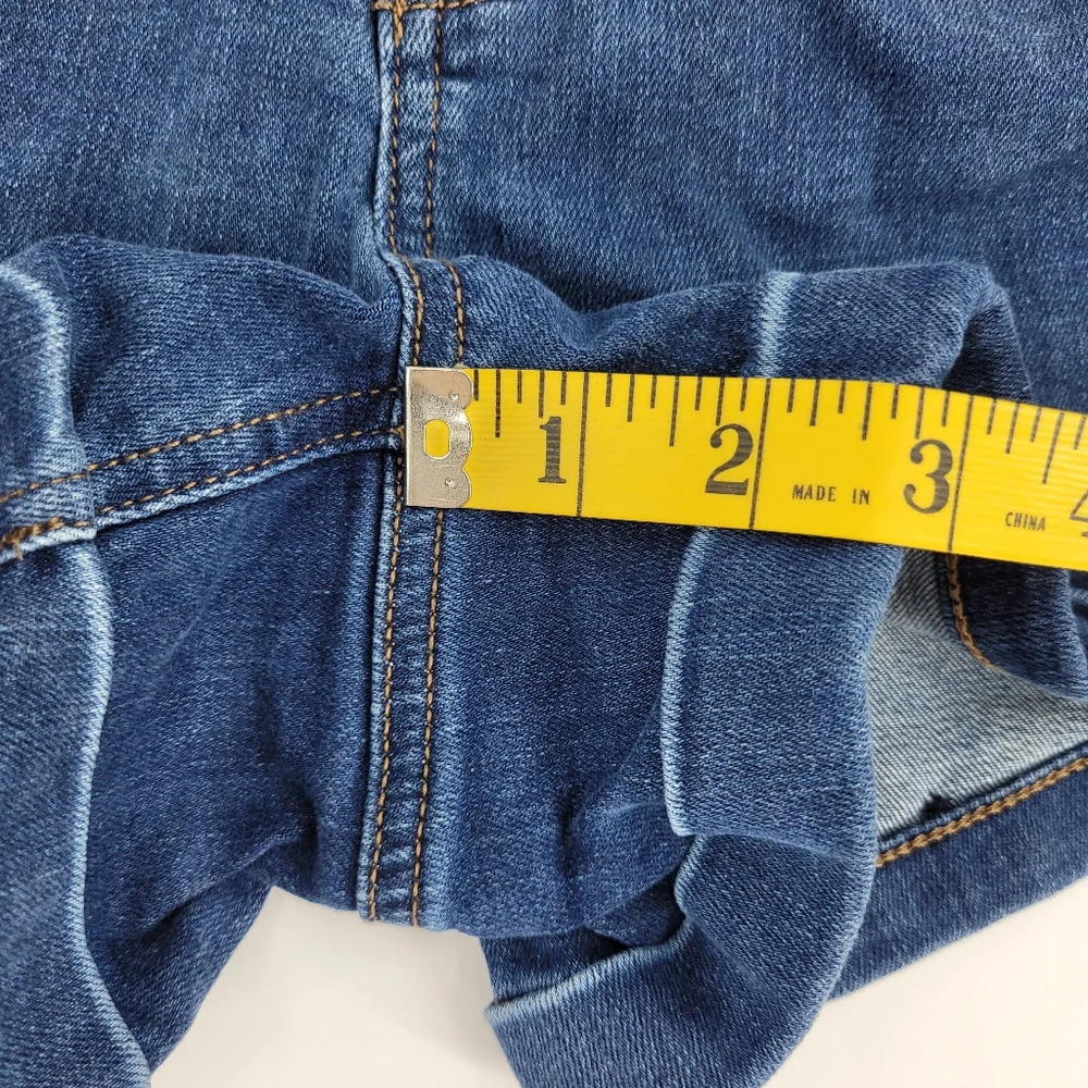 Express Jean Shorts Size 6 Pleated Cuffed Hem Stretch Denim Shortie Hi Rise